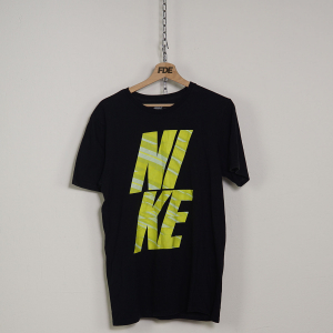  - Nike T-shirt