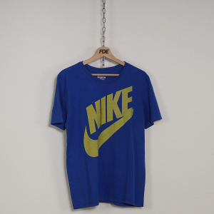  - Nike T-shirt